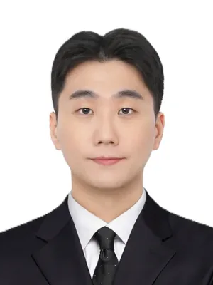 신동건 대표 관세사 증명사진